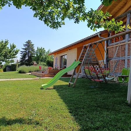 Studio Avec Terrasse Au Calme Jayat Exteriér fotografie