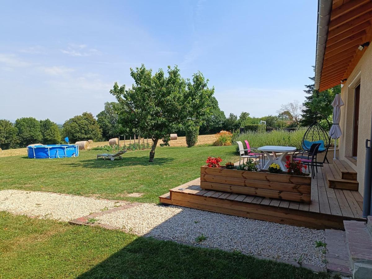 Studio Avec Terrasse Au Calme Jayat Exteriér fotografie